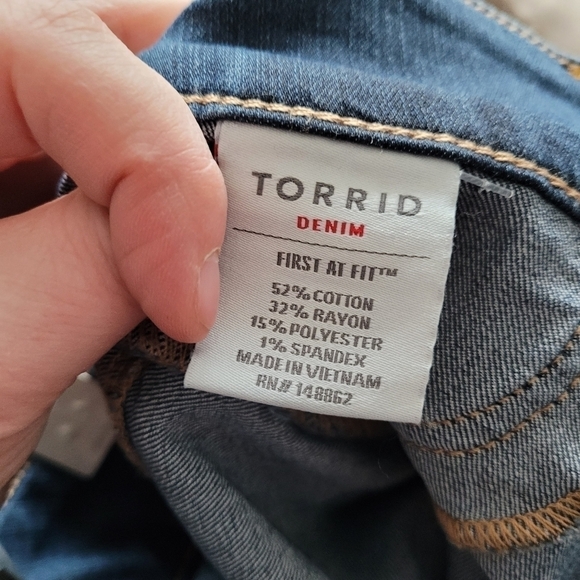 Torrid Jegging Super Stretch Medium Wash - Picture 8 of 8